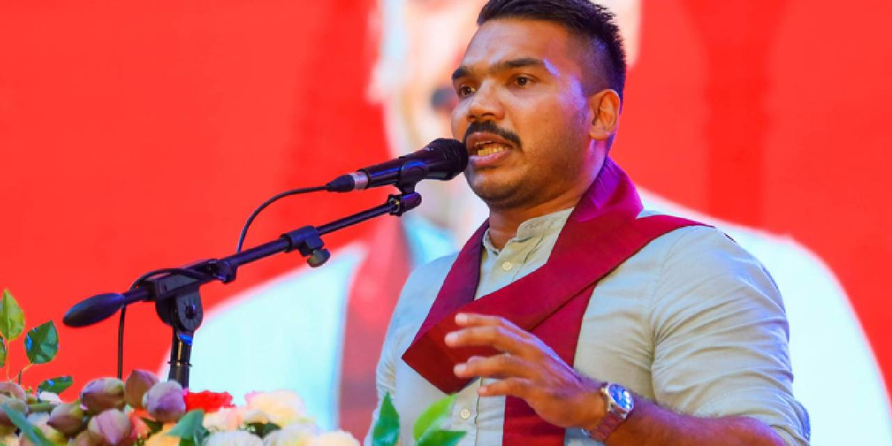 නීති විභාගයේ චෝදනාවලට නාමල් රාජපක්ෂ පිළිතුරු දෙයි නීති විභාගයේ චෝදනාවලට නාමල් රාජපක්ෂ පිළිතුරු දෙයි