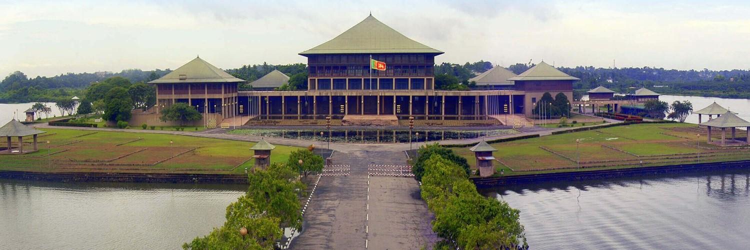 නව පාර්ලිමේන්තු මන්ත්රීවරු සිව්දෙනෙක් දිවුරුම් දෙයි නව පාර්ලිමේන්තු මන්ත්රීවරු සිව්දෙනෙක් දිවුරුම් දෙයි