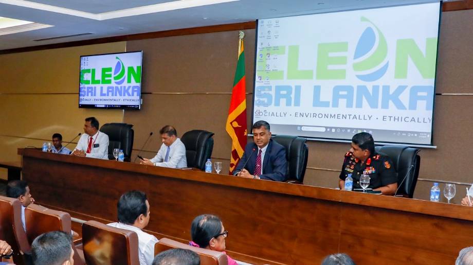 ‘Clean Sri Lanka’ වැඩසටහන සඳහා සක්රීය දායකත්වය ලබාදීමට ආරක්ෂක අමාත්යාංශය සූදානම් ‘Clean Sri Lanka’ වැඩසටහන සඳහා සක්රීය දායකත්වය ලබාදීමට ආරක්ෂක අමාත්යාංශය සූදානම්