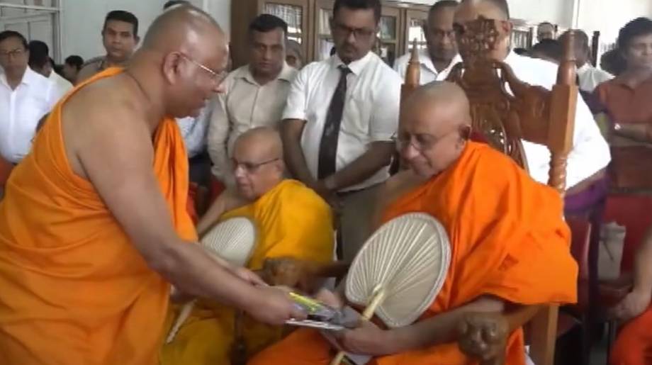මහනුවර ඩී. එස් සේනානායක පුස්තකාලයේ විමර්ශන අංශය ‘හේනේපොළ ගුණරතන පරිශ්රය’ ලෙස නම් කෙරෙයි මහනුවර ඩී. එස් සේනානායක පුස්තකාලයේ විමර්ශන අංශය ‘හේනේපොළ ගුණරතන පරිශ්රය’ ලෙස නම් කෙරෙයි