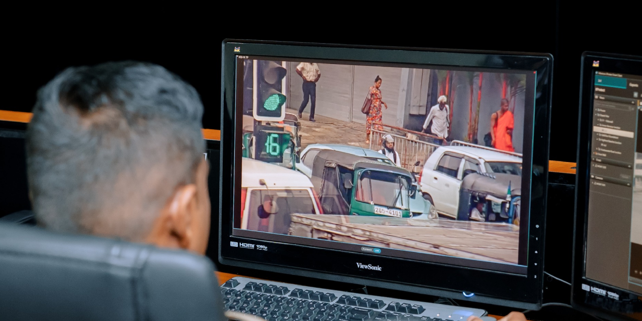 නීති කඩන රියදුරන්ට දඩ පනවන නව මෘදුකාංගයක් එළිදකී නීති කඩන රියදුරන්ට දඩ පනවන නව මෘදුකාංගයක් එළිදකී