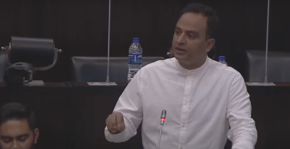 “දැන් තිබෙන්නේ ජනතාව නොමග යැවූ ජනවරමක්” “දැන් තිබෙන්නේ ජනතාව නොමග යැවූ ජනවරමක්”