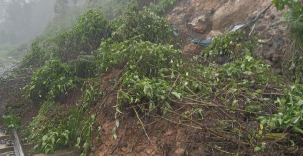 ඔහිය සහ ඉදල්ගස්ඉන්න දුම්රිය ස්ථාන අතර නායයාමක් ඔහිය සහ ඉදල්ගස්ඉන්න දුම්රිය ස්ථාන අතර නායයාමක්