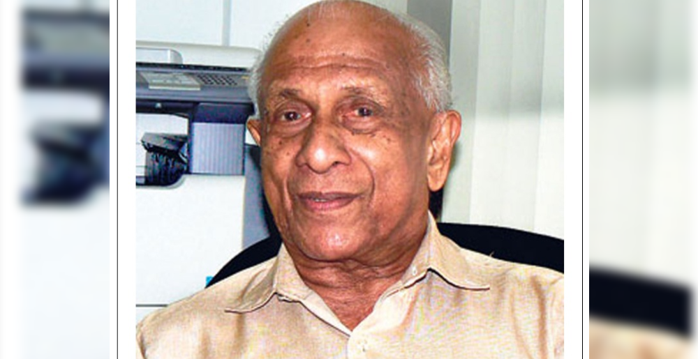 හිටපු අමාත්‍යවරයෙකු දිවිසැරිය නිමා කරයි