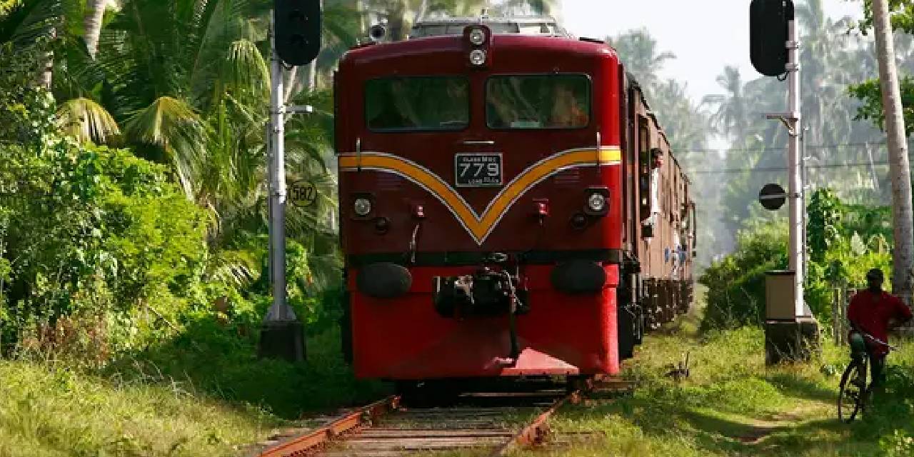 ජනවාරි සහ පෙබරවාරි මසවල විශේෂ දුම්රිය ධාවනයක් ජනවාරි සහ පෙබරවාරි මසවල විශේෂ දුම්රිය ධාවනයක්