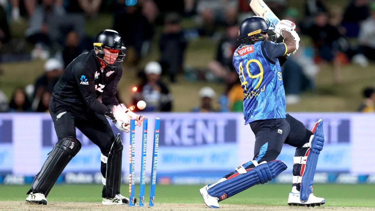 තෙවන හා අවසන් එක්දින තරගයේ ශ්රී ලංකාව පළමුව පන්දුවට පහර දෙයි තෙවන හා අවසන් එක්දින තරගයේ ශ්රී ලංකාව පළමුව පන්දුවට පහර දෙයි