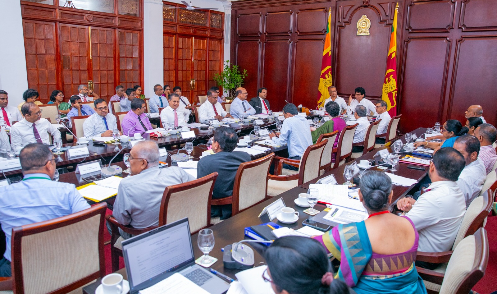 ආහාර සුරක්ෂිතතාව තහවුරු කිරීමට පියවර රැසක් ආහාර සුරක්ෂිතතාව තහවුරු කිරීමට පියවර රැසක්