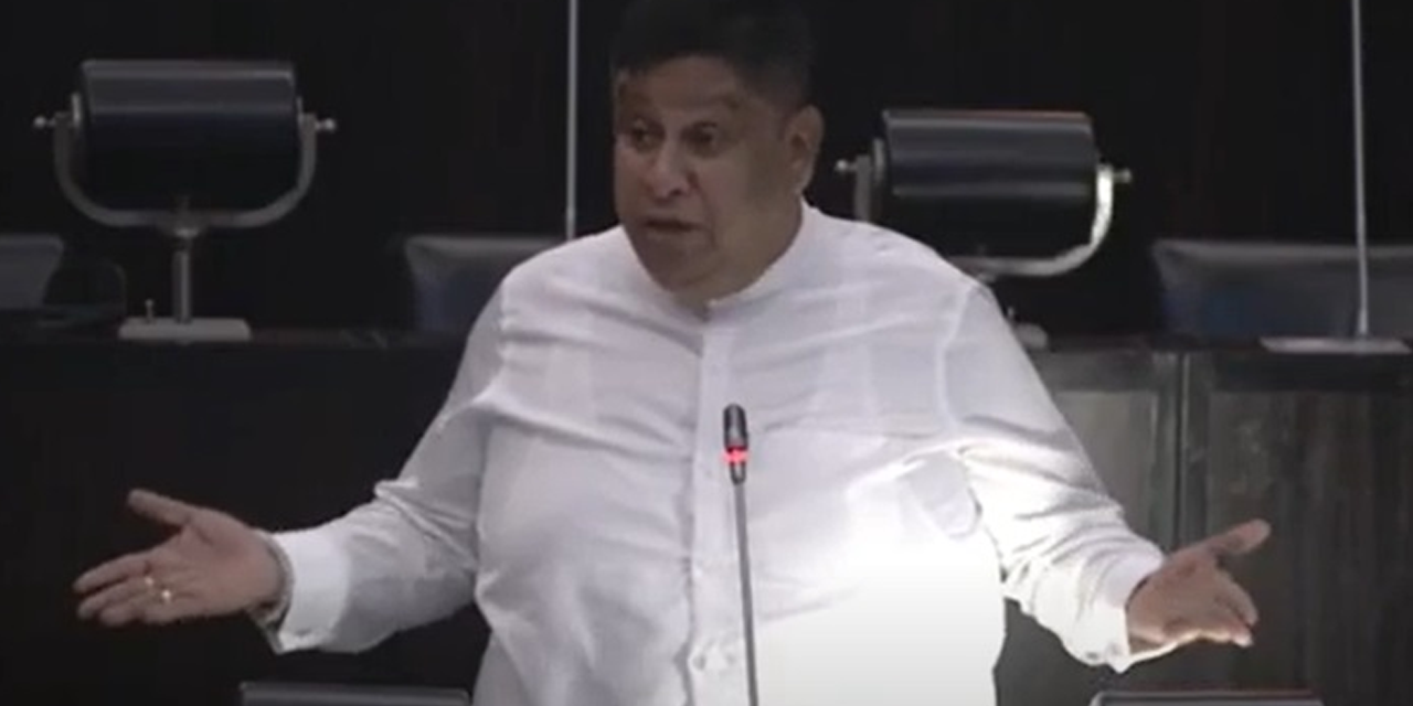 චාමර සම්පත් දසනායක අත්අඩංගුවට චාමර සම්පත් දසනායක අත්අඩංගුවට