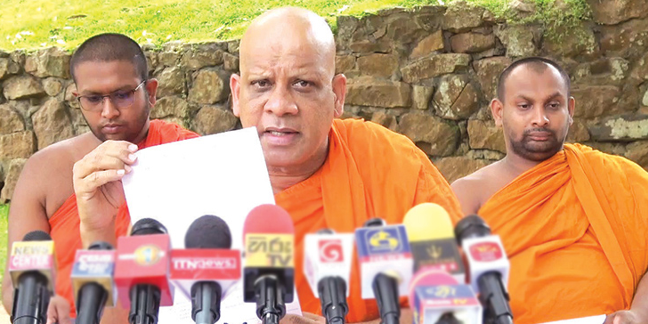 රාජ්‍ය පොසොන් උත්සවයෙන් ඉවත් වූ හේතුව ධම්මරතන හිමියන් කියයි