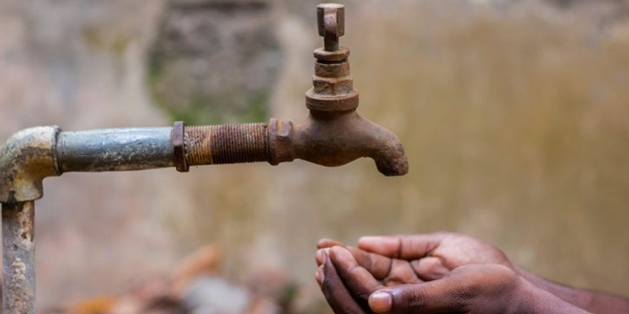 ගම්පහ ප්රදේශ රැසකට ජල සැපයුම අත්හිටුවයි ගම්පහ ප්රදේශ රැසකට ජල සැපයුම අත්හිටුවයි