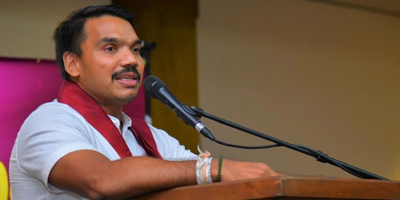 නාමල් රාජපක්ෂගේ නීතීඥ භාවය ගැන සොයන්නැයි නියෝග නාමල් රාජපක්ෂගේ නීතීඥ භාවය ගැන සොයන්නැයි නියෝග