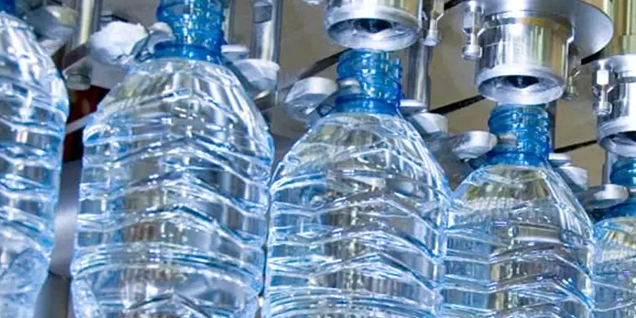 වැඩි මිලට ජල බෝතල් විකුණන වෙළෙඳුන් සොයා වැටලීම්