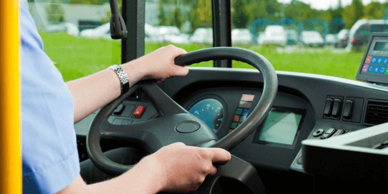 බීමතින් සිසු සැරිය බස් රථය ධාවනය කළ රියදුරුට වැඩ වැරදුණු හැටි