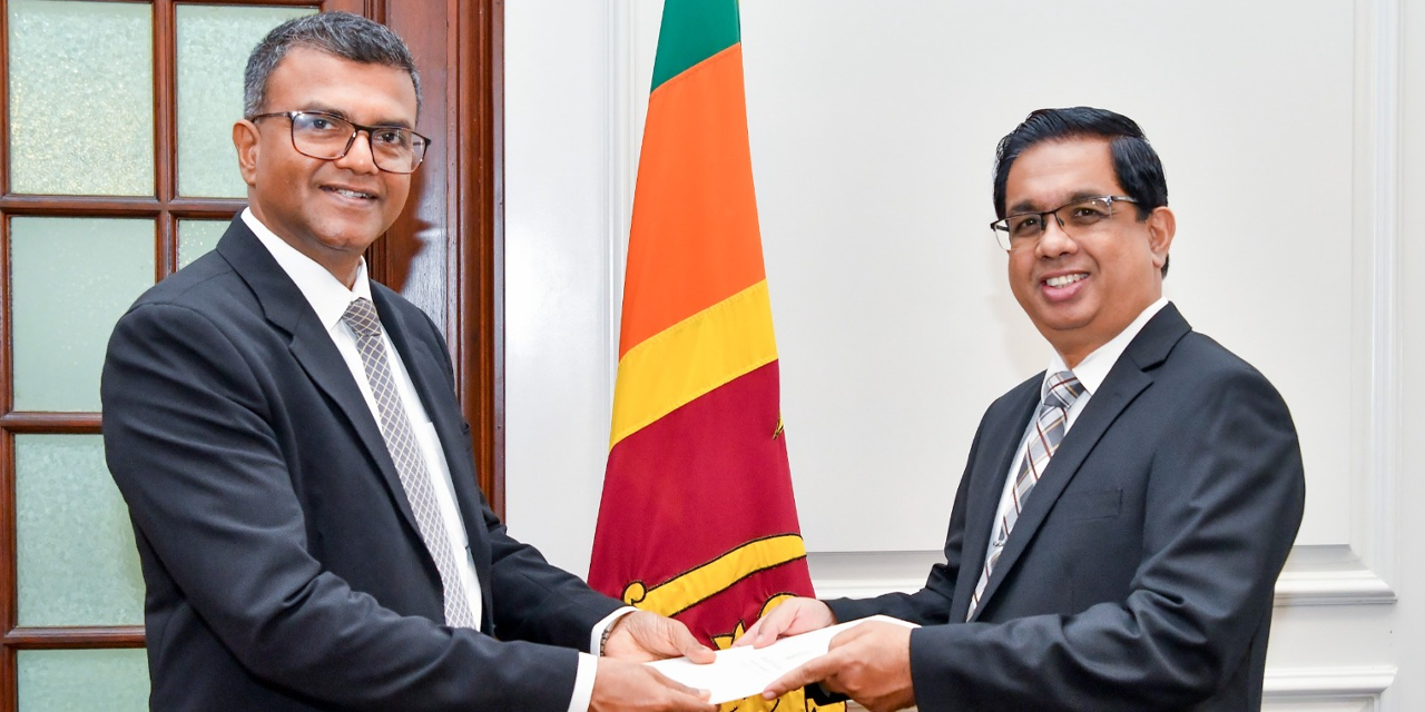 ආචාර්ය හර්ෂණ සූරියප්පෙරුම මුදල් අමාත්‍යාංශයේ ලේකම්ධුරයට