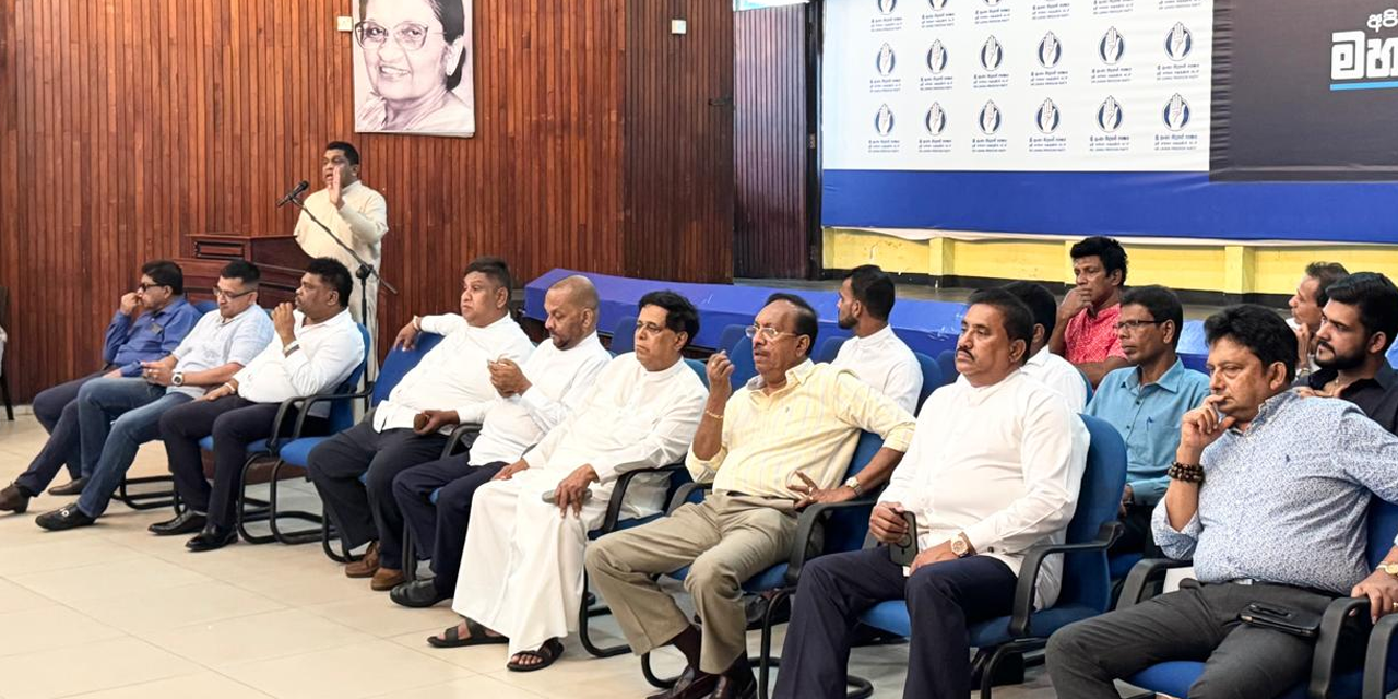 පොදුජන එක්සත් පෙරමුණේ නාගරික මන්ත්‍රිවරු දිවුරුම් දෙයි
